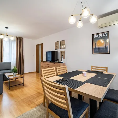 Cozy 2bdrm Lägenhet *